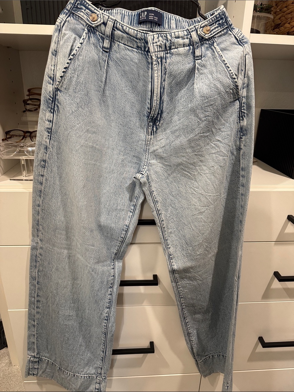 GAP Men's Relaxed Light Blue Pleated Jeans